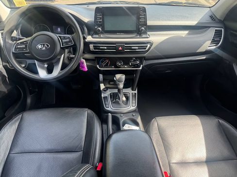 Used 2021 Kia Seltos LX AWD/4WD image 16
