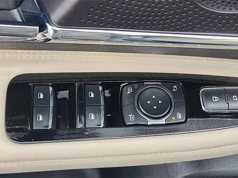 Used 2025 Lincoln Corsair FWD image 17