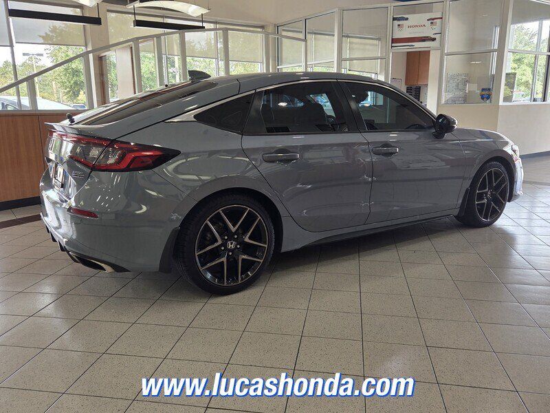 Used 2023 Honda Civic Sport Touring image 4