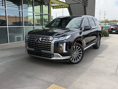 Used 2023 Hyundai Palisade Calligraphy w/ Cargo Package image 2