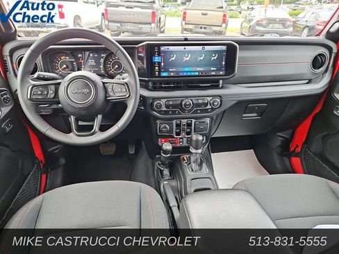 Used 2024 Jeep Wrangler Unlimited Rubicon AWD/4WD image 10