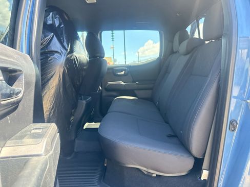 Used 2019 Toyota Tacoma TRD Off-Road AWD/4WD image 9