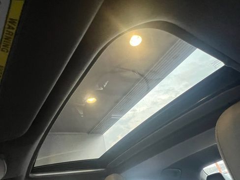 Used 2021 Toyota Avalon XLE w/ Moonroof Package image 31