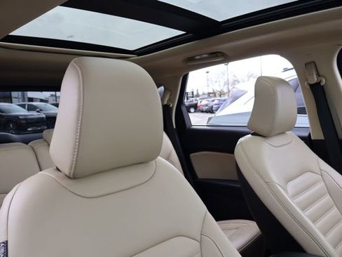 Used 2022 Ford Edge SEL w/ Convenience Package AWD/4WD image 18