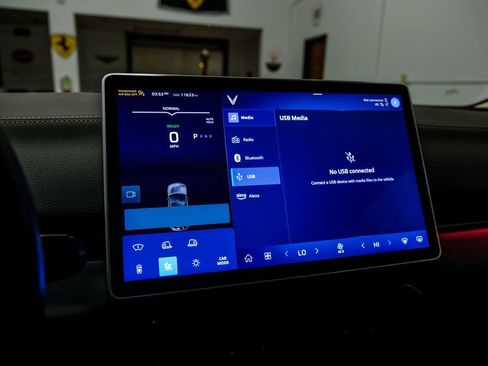 Used 2023 VinFast VF 8 Eco AWD/4WD image 40