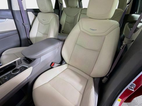 Used 2021 Cadillac XT5 Premium Luxury image 12