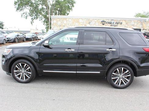 Used 2016 Ford Explorer Platinum AWD/4WD image 4