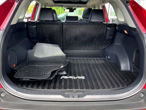 Used 2020 Toyota RAV4 Limited AWD/4WD image 35