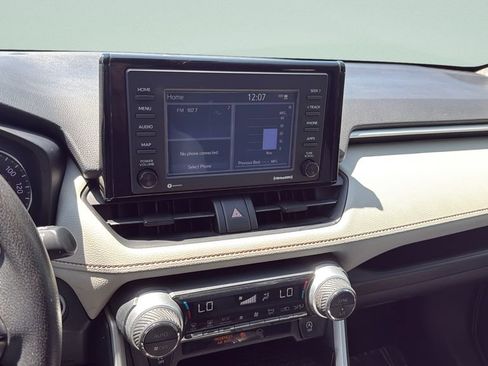 Used 2020 Toyota RAV4 XLE w/ Convenience Package FWD image 15