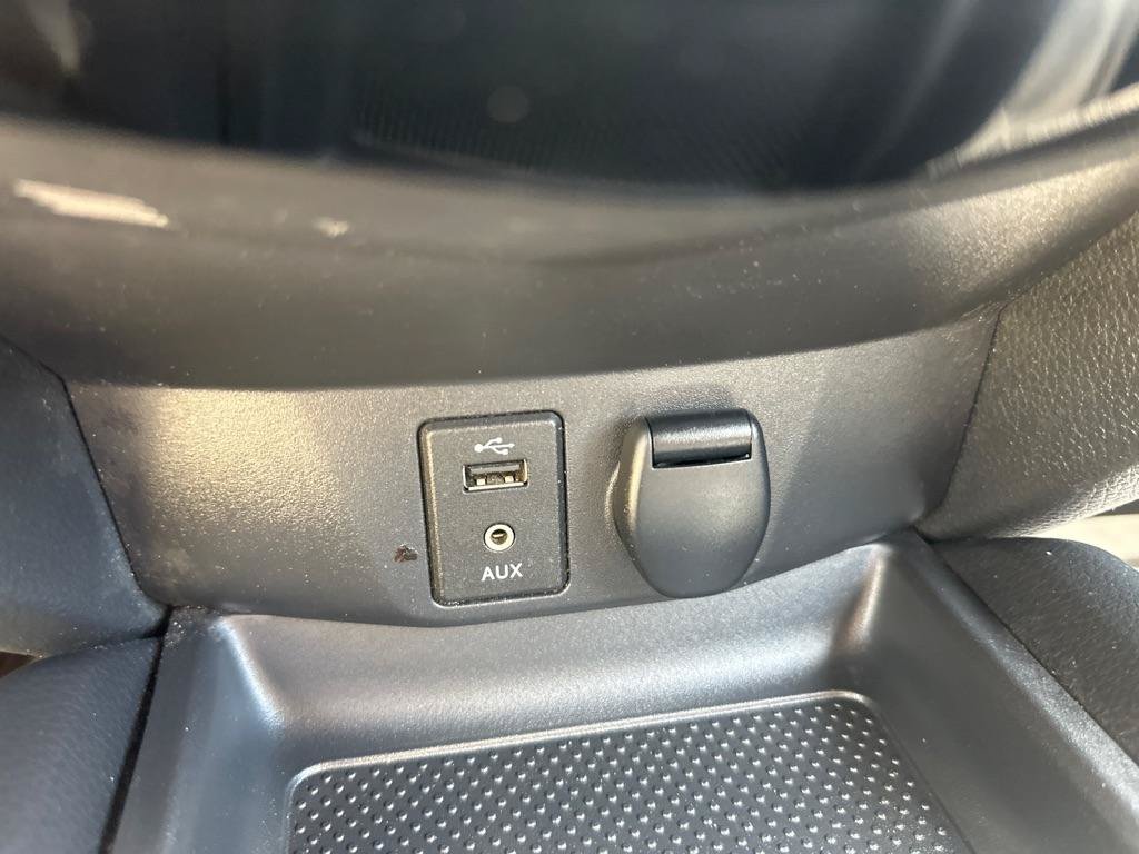 Used 2016 Nissan Rogue SL AWD/4WD image 16