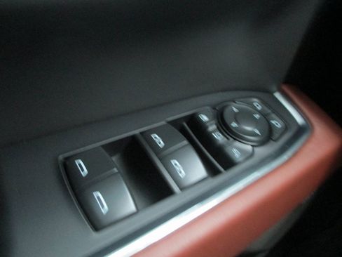 Certified 2024 GMC Sierra 3500 Denali Ultimate image 30