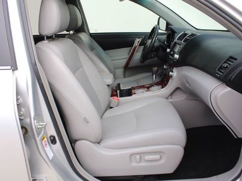 Used 2012 Toyota Highlander Limited image 42