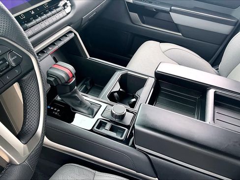 Used 2025 Toyota Tundra Limited AWD/4WD image 14