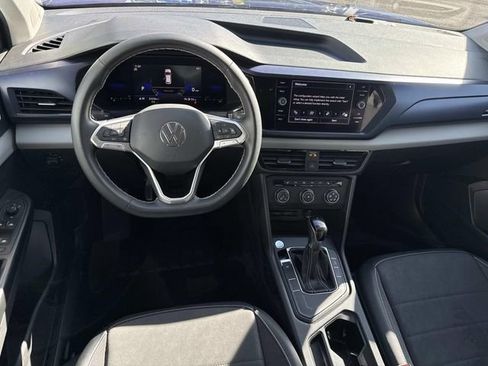 Certified 2022 Volkswagen Taos SE image 7