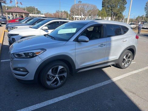 Used 2017 Hyundai Tucson Sport image 3