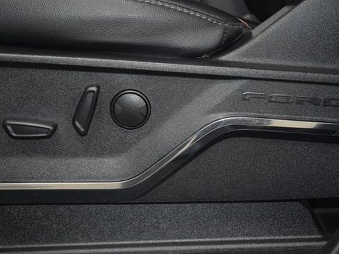 Used 2023 Ford F250 Lariat w/ Sport Appearance Package image 38