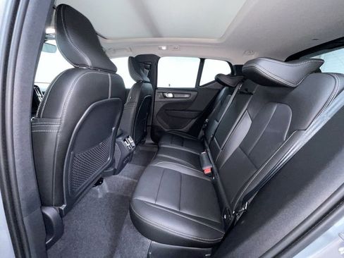 New 2026 Volvo XC40 B5 Core w/ Climate Package image 6