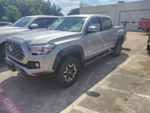 Used 2020 Toyota Tacoma TRD Off-Road AWD/4WD image 1