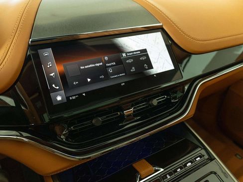 New 2026 Aston Martin DBX 707 image 31