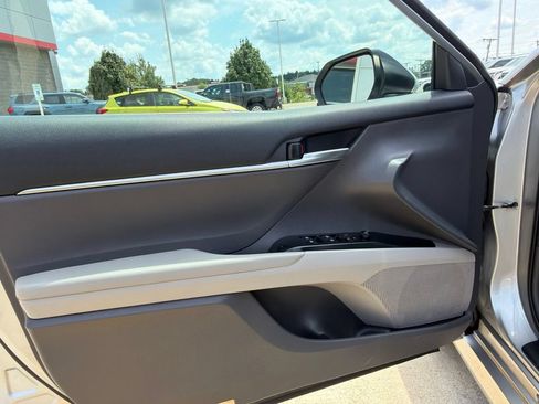 Used 2019 Toyota Camry LE FWD image 16