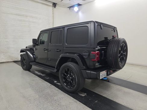 Used 2022 Jeep Wrangler Unlimited Sahara AWD/4WD image 4