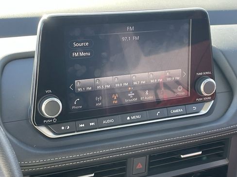 Used 2024 Nissan Rogue SV image 5