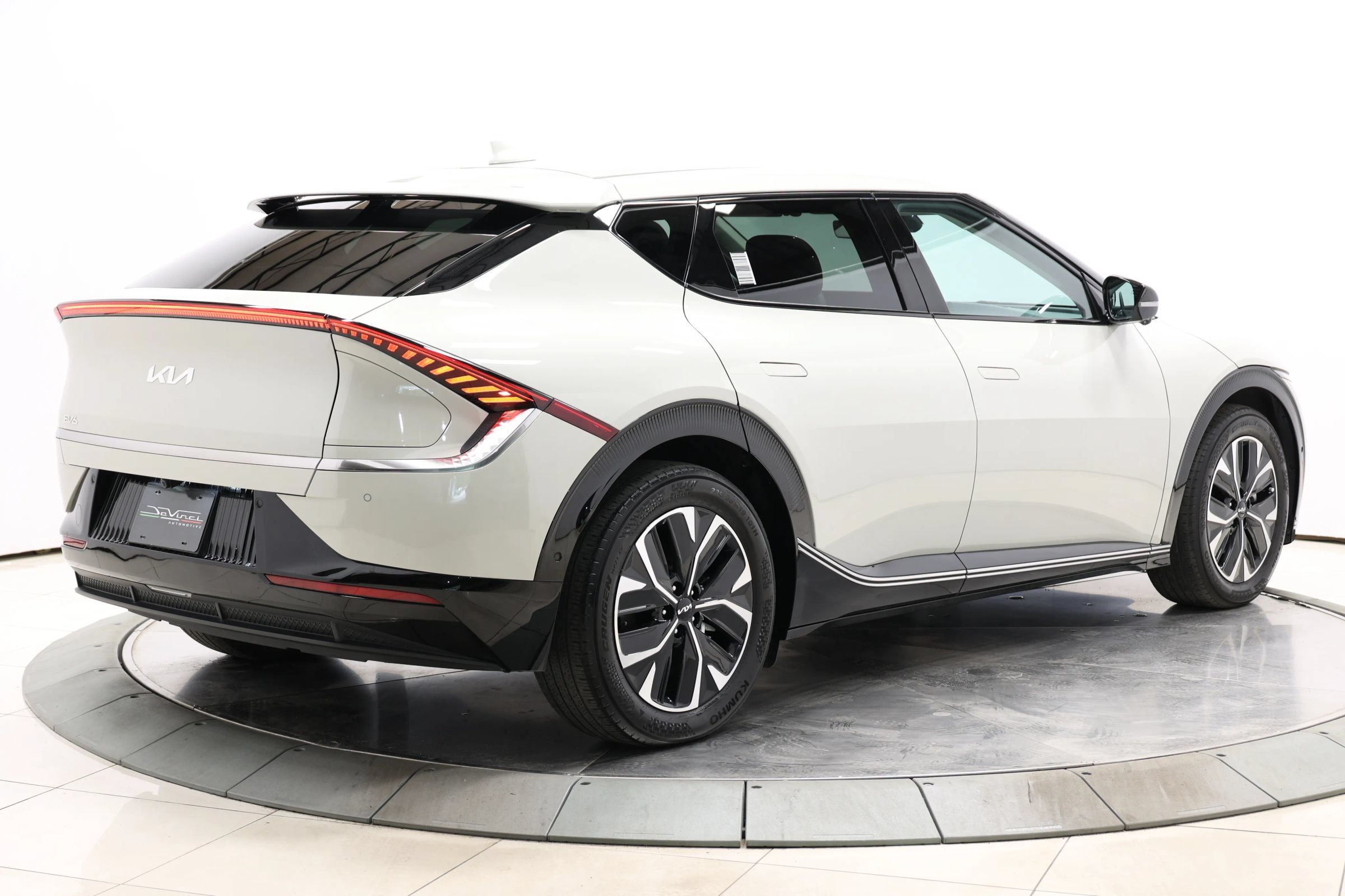 Used 2022 Kia EV6 Wind w/ Wind Technology Package AWD/4WD image 4