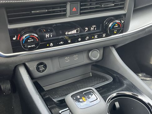 New 2026 Nissan Rogue SV image 28