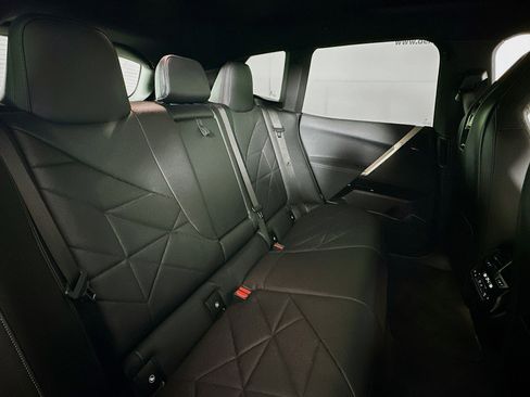 Used 2023 BMW iX xDrive50 w/ Premium Package image 27