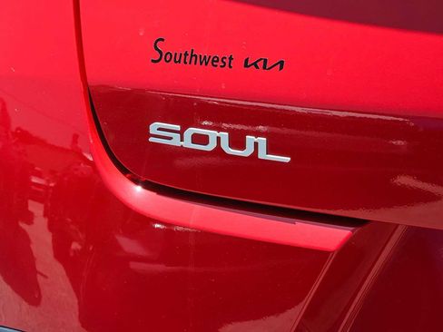 Used 2023 Kia Soul LX FWD image 13