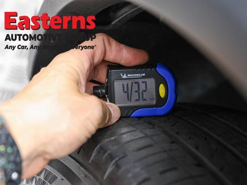 Used 2023 Nissan Rogue S AWD/4WD image 27