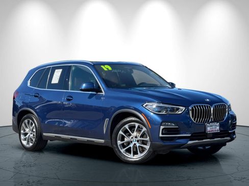 Used 2019 BMW X5 xDrive40i w/ Executive Package AWD/4WD image 2