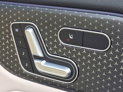 Certified 2025 Mercedes-Benz GLA 250 4MATIC image 22