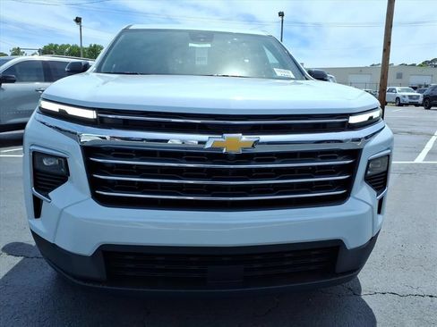 New 2026 Chevrolet Traverse LT FWD image 9
