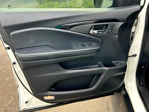 Used 2016 Honda Pilot Elite image 10