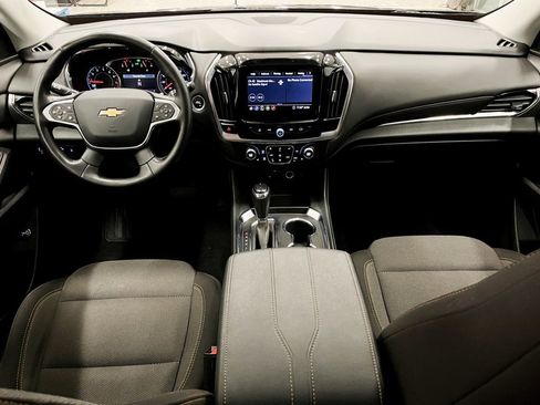Used 2020 Chevrolet Traverse LT image 17
