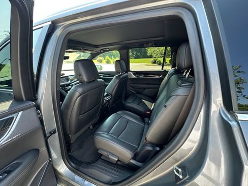Used 2020 Cadillac XT6 Premium Luxury FWD image 19
