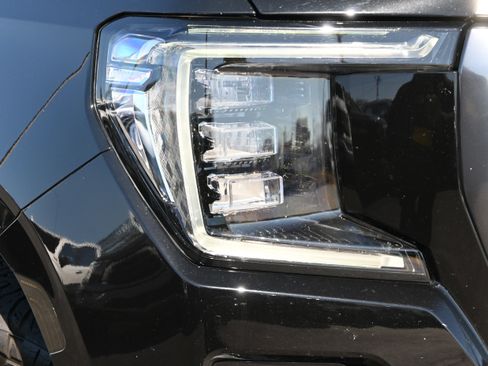 Used 2021 GMC Yukon AT4 w/ AT4 Premium Package image 12