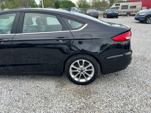 Used 2019 Ford Fusion SE image 5
