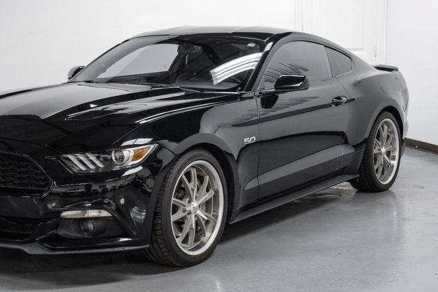 Used 2017 Ford Mustang GT Premium RWD image 11