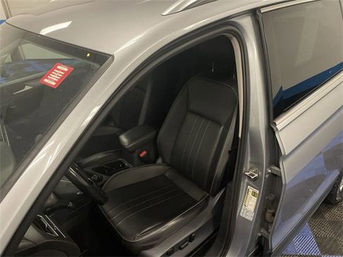 Used 2022 Volkswagen Tiguan SE image 11