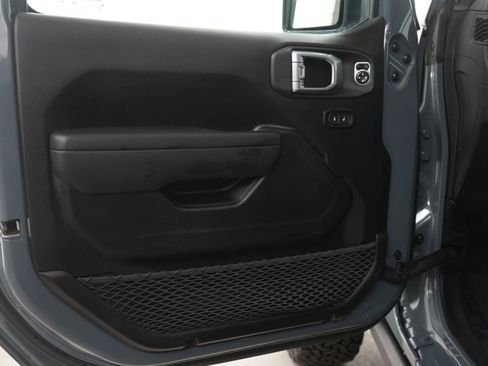 Used 2024 Jeep Wrangler Rubicon image 18