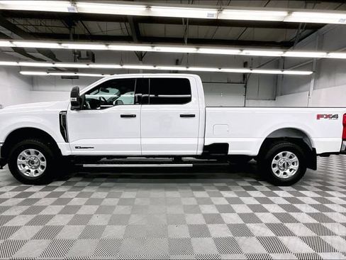 Used 2023 Ford F250 XLT w/ FX4 Off-Road Package AWD/4WD image 15