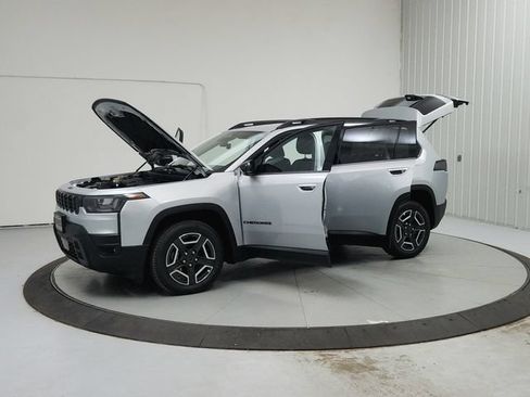 New 2026 Jeep Cherokee Laredo AWD/4WD image 11