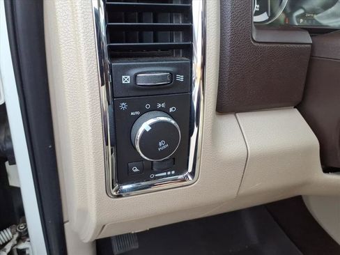 Used 2018 RAM 2500 Laramie image 26