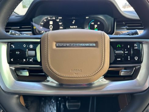 New 2026 Land Rover Range Rover SE image 17