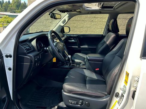 Used 2017 Toyota 4Runner TRD Off-Road Premium image 10