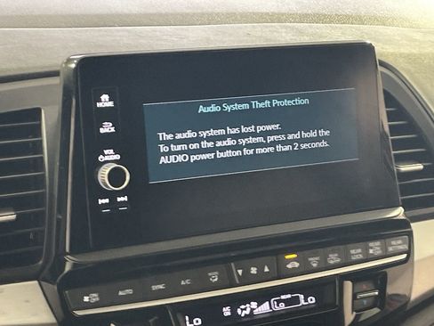 Used 2025 Honda Odyssey Sport-L image 18