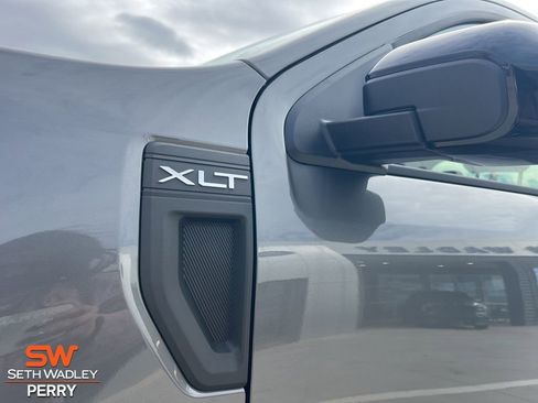 New 2025 Ford Maverick XLT w/ XLT Luxury Package image 9