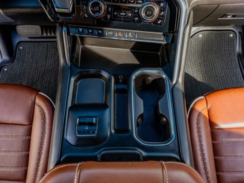 Used 2024 GMC Sierra 3500 Denali Ultimate image 28